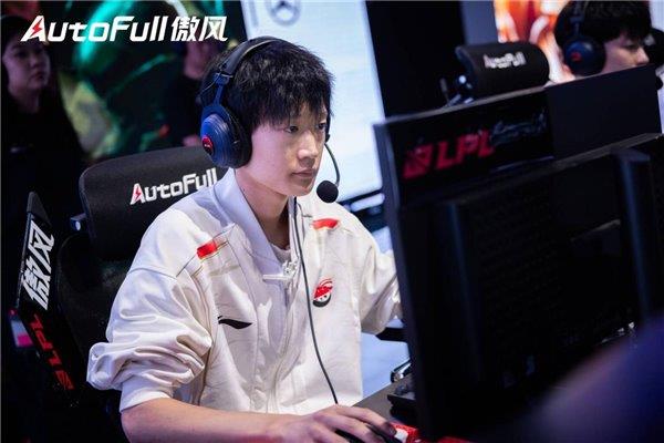 热血落幕 傲风见证AL新王加冕 登顶巅峰!pg电子模拟器试玩英雄联盟职业联赛第二赛段(图6) 热血落幕 傲风见证AL新王加冕 登顶巅峰!pg电子模拟器试玩英雄联盟职业联赛第二赛段(图6)