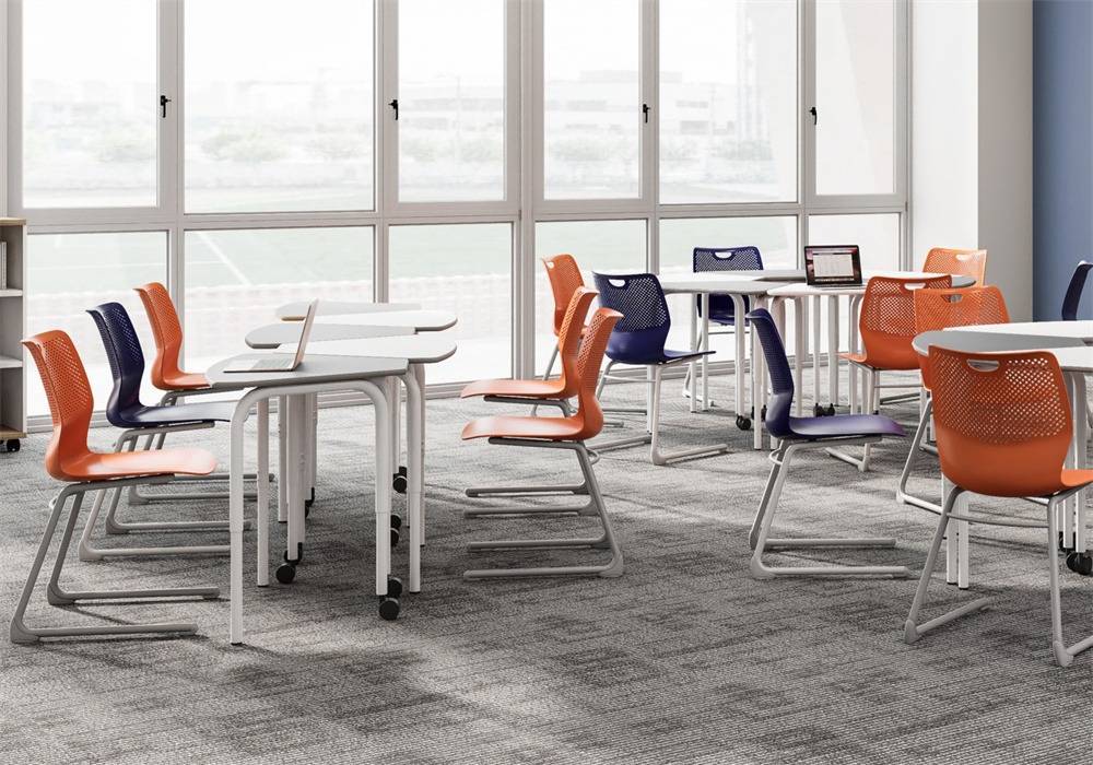 计荣誉：办公家具国际化设计趋势pg电子模拟器免费版精一股份设(图3)